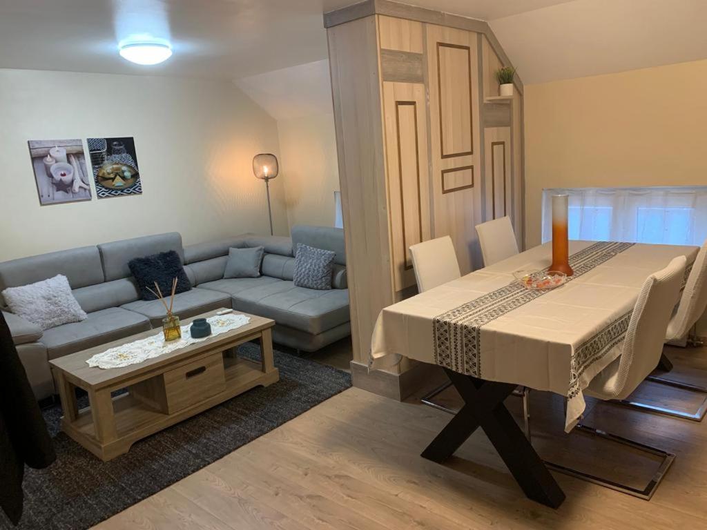 Comme A La Maison Brussel Buitenkant foto